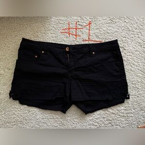 Lot of 2 Women's Black Shorts from H&M - 1 NWT